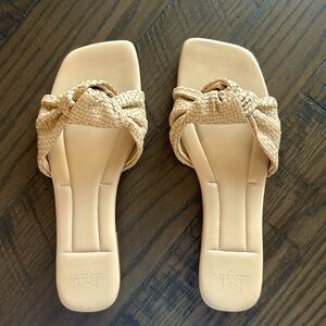 Marc Fisher knotted slides